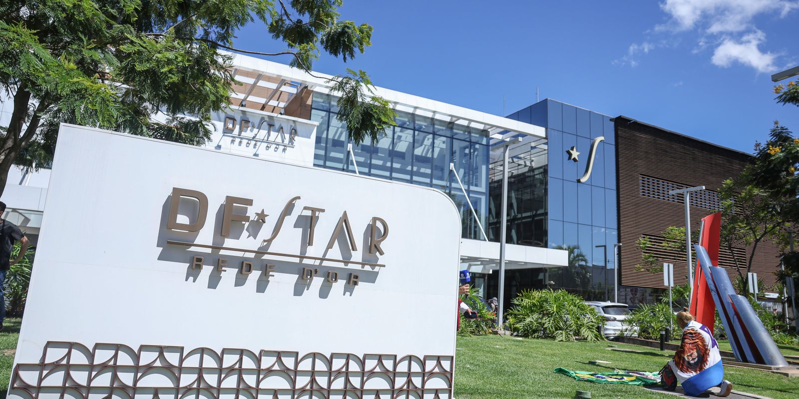 Defesa de Bolsonaro reitera pedido de prisão domiciliar devido à saúde