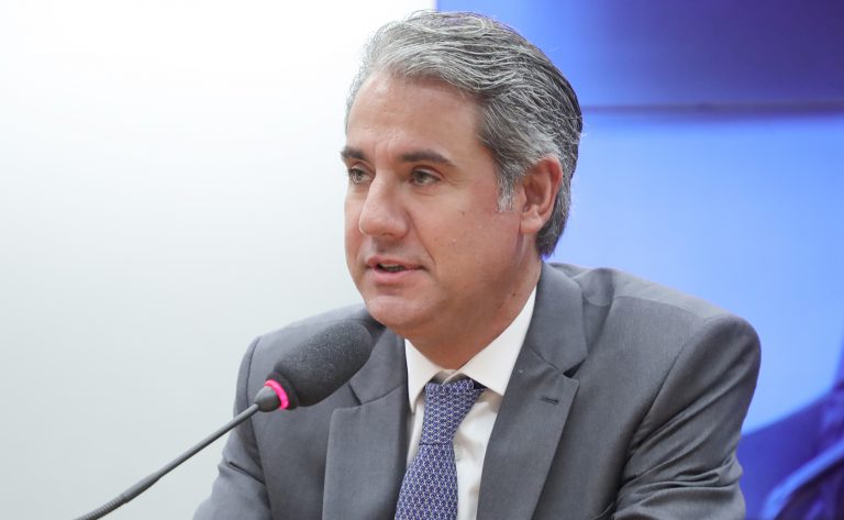 Comissão da Câmara aprova coleta seletiva e logística reversa para coco verde