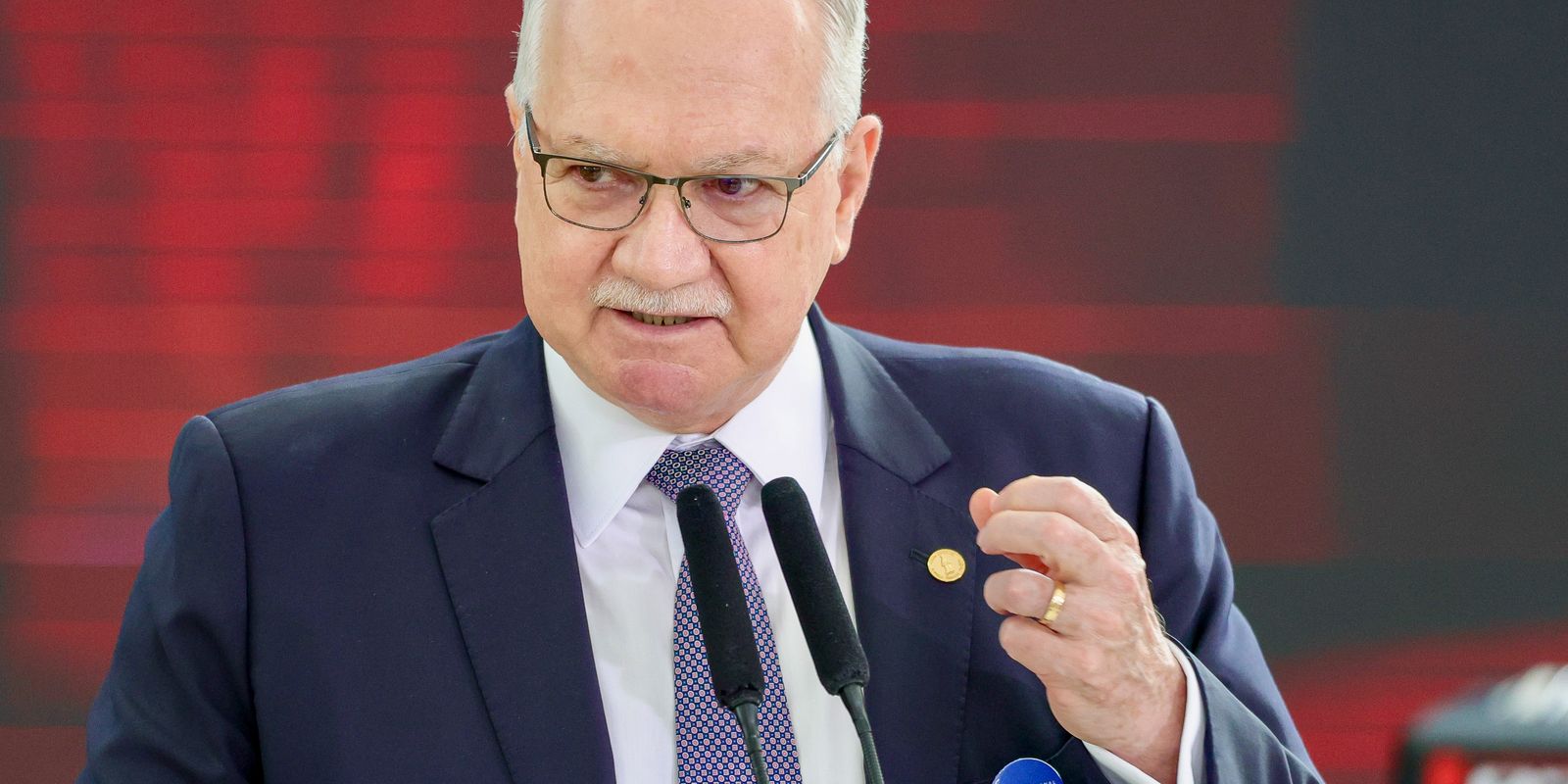 Presidente do Supremo admite imersão em crise institucional