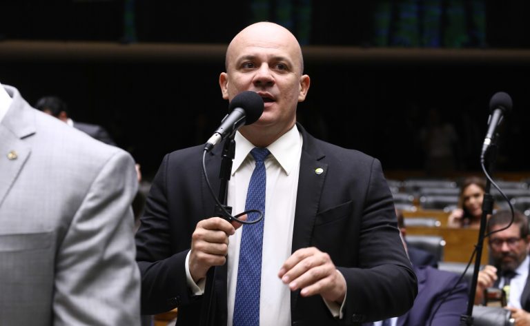 Projeto de lei visa criminalizar a criação de entidades fraudulentas para desvio de verbas públicas