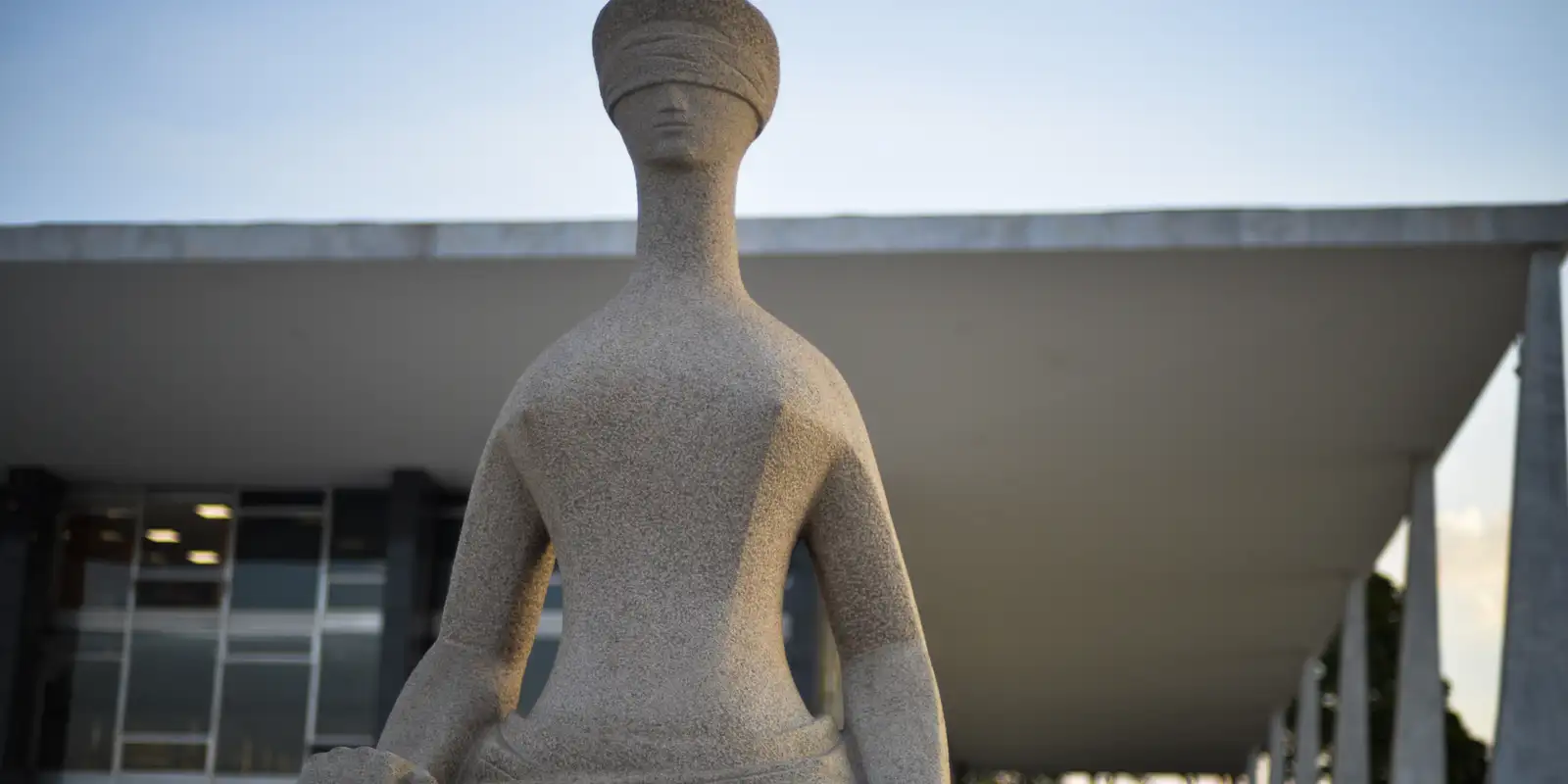 STF adia conclusão de julgamento sobre nomeação de parentes em cargos públicos