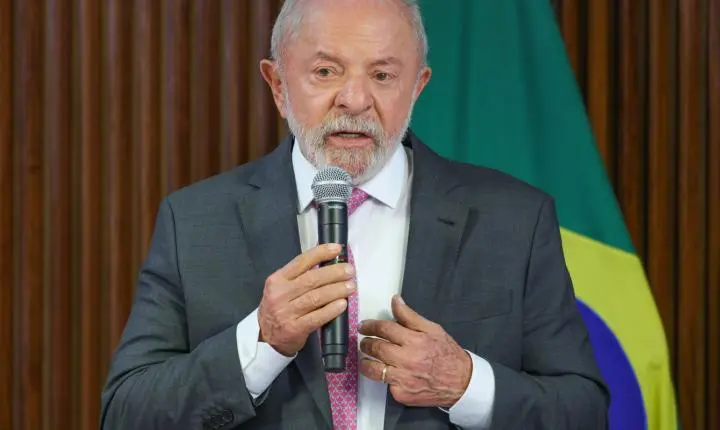 Lula afirma que escolas cívico-militares não são necessárias na educação