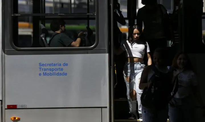 Rio de Janeiro implementa nova lei para coibir assédio a mulheres no transporte público